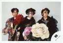 【中古】生写真(ジャニーズ)/アイドル/V6 V6/集合(3人)/横型・上半身/「LIVE TOUR V6 groove」グッズオフショット/公式生写真