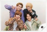 生写真(ジャニーズ)/アイドル/Travis Japan Travis Japan/集合(4人)/横型・上半身/「虎者 NINJAPAN 2021」グッズオフショット/公式生写真