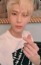 【中古】コレクションカード(男性) Leo (VIXX)/バストアップ・衣装白・左手指ハート/CD「Muse」特典フォトカード(3)