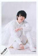 【中古】生写真(ジャニーズ)/アイドル/なにわ男子 なにわ男子/西畑大吾/全身/アルバム「1st Love」MV＆ジャケ写オフショット/公式生写真