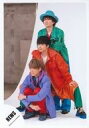 【中古】生写真(ジャニーズ)/アイドル/NEWS NEWS/集合(3人)/全身/シングル「LOSER / 三銃士」MV&ジャケ写オフショット/公式生写真