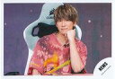 【中古】生写真(ジャニーズ)/アイドル/NEWS NEWS/小山慶一郎/横型・バストアップ/オンラインファンミーティング「NEWS大集会2022」オフショット /公式生写真