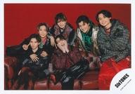 【中古】生写真(ジャニーズ)/アイドル/SixTONES SixTONES/集合(6人)/横型・膝上/シングル「ABARERO」MV＆ジャケ写オフショット/公式生写真