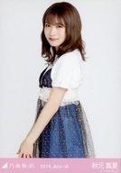【中古】生写真(乃木坂46)/アイドル/乃木坂46 秋元真夏/上半身・「レイヤードワンピ」/乃木坂46 2019.July-VI 会場限定ランダム生写真