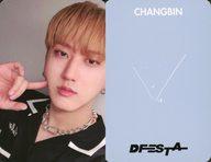 コレクションカード(男性)/｢DICON D’FESTA STRAY KIDS CHANGBIN version(韓国版)｣特典フォトカード Stray Kids/Changbin(チャンビン)/裏面水色・印刷サイン入り/「DICON D’FESTA STRAY KIDS CHANGBIN version(韓国版)」特典フォトカード