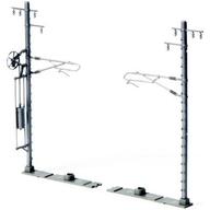 発売日 2024/10/10 メーカー KATO(カトー) 型番 23-066-1 JAN 4949727690551 備考 商品解説■──新幹線やJR世代の車両にマッチするリアルな架線柱が登場です。【商品紹介】太い柱と曲線的な形状の可動ブラケットが特徴の単線ワイド架線柱と、コンクリート製の柱と鋼管製の梁で構成された饋電吊架(きでんちょうか)式仕様の複線ワイド鋼管ビーム架線柱がラインナップに加わります。ディテールを追求した精密で重厚感のある架線柱で、ローカル線や複線の幹線鉄道、新幹線など全国各地の様々な車両・シーンでご活用いただけます。情景を作り込んだジオラマにはもちろん、お座敷レイアウトをより楽しんでいただく引き立て役として欠かせません。単線ワイド架線柱は地域によって架空線の数や配置が異なるため、適宜碍子をカッターなどで切り取ることで、お好みの形態をお手軽に再現可能です。また、可動ブラケットの先端をカットして従来形の架線柱に見立てるのも楽しみ方のひとつです。【製品特長】太い柱と可動ブラケットを組み合わせた、広く普及されているタイプの架線柱を製品化環境配慮形(調和形)と呼ばれる近年の曲線的な形状の可動ブラケット、架線の碍子、柱に設置された梯子などのディテールを的確に再現振止金具の向きが異なる2タイプの架線柱各10本と、地上用架線柱台20個、張力調整装置(滑車式・ばね式)は予備を含む各5個入(4ヶ所へ取付可能)単線電化のローカル線から複線の高速鉄道のほか、線路からやや距離を置いて並び立つ郊外や雪国の鉄道情景など幅広い鉄道シーンにマッチします。複線高架線路への使用に好適な単線架線柱は初登場※本製品は単線高架線路・高架用単線架線柱台への使用には適合しません (線路中心から架線の想定位置が外れます)。【セット内容】架線柱I/II 各10本張力調整装置(滑車式・ばね式) 各5個地上用架線柱台 20個【商品詳細】スケール：1/150 関連商品はこちらから KATO(カトー)　