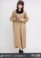 【中古】生写真(乃木坂46)/アイドル/乃木坂46 秋元真夏/全身(足見切れ)・「探偵チェック」/乃木坂46 2018.October-V 会場限定ランダム生写真