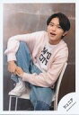 【中古】生写真(STARTO)/アイドル/ジュニア ジュニア/関翔馬/膝上/プロフィール写真撮影オフショット2024/公式生写真