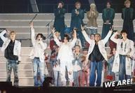 【中古】生写真(ジャニーズ)/アイドル/Aぇ! group Aぇ! group/集合(5人)/横型・ライブフォト・全身/「WE ARE! Let’s get the party STARTO!!」ライブフォトのサムネイル