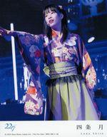 【中古】キャラカード 四条月(22/7(ナナブンノニジュウニ))/浴衣 アーティストトレカ(カード) 「Blu-ray 22/7 LIVE at THEATER MILANO-Za 〜ANNIVERSARY LIVE 2024〜 完全生産限定版」 封入特典