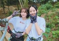 【中古】生写真(AKB48・SKE48)/アイドル/HKT48 HKT48/市村愛里・大内梨果/横型・上半身/ロケ写真 ペア生写真