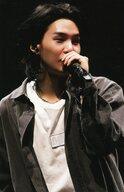 【中古】キャラカード Agust D(シュガ)/白シャツ 日本限定ビジュアルオリジナルフォトカード 「SUGA Agust D TOUR D-DAY THE MOVIE」 ムビチケカード特典