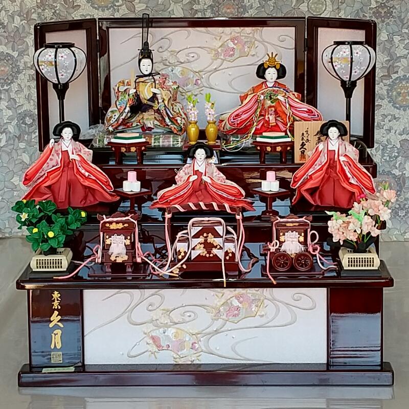 送料無料 久月作 雛人形 衣装着五人揃い 木製収納三段飾り【久月雛人形限定品No.1-63】〈お雛様 お内裏様 お姫様 雛祭り ひなまつり お殿様 久月ひな人形...