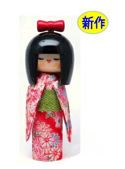 《新作》衣装こけし　おすまし（赤）　〈木製置物　人形飾り　kokeshi doll　人形玩具　土産物　お土産　日本のおみやげ　和のインテリア　通販〉