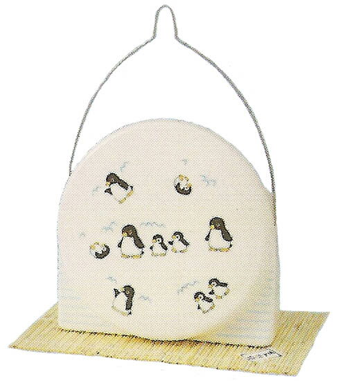 夏ものがたり　陶器製　丸型蚊遣器　ペンギン　渦巻型の蚊取り線香を中に入れてご使用いただけます！　..