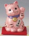 陶器製 豪華赤座布団乗り 風水 東南側置き恋愛成就招き猫 左手（左前脚）上げ 桃(ピンク)色 高さ10cm まねきねこ Feng Shui Beckoning Cat Maneki Neko
