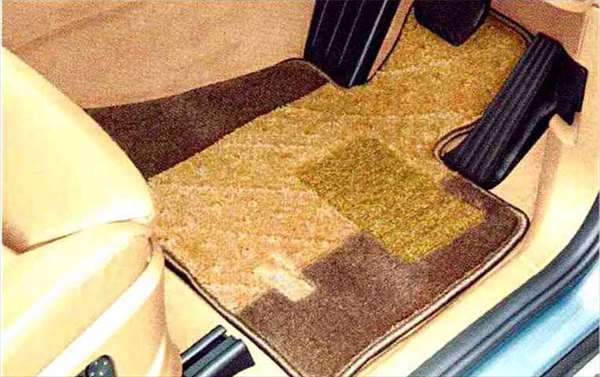 X5 パーツ フロア・マット・セット“サキソニー・ロイヤル” ベージュ・アンド・ブラウンのフロント、リ..