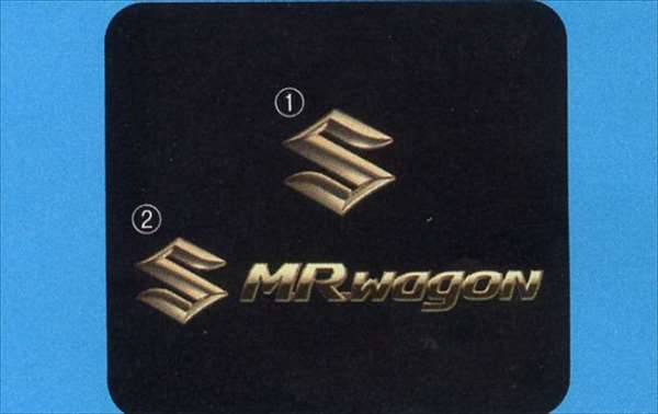 『MRワゴン』 純正 MF33S エンブレム（ゴールド） フロントグリル用 パーツ スズキ純正部品 飾り カスタム エアロ飾り ワンポイント mrwagon オプション アクセサリー 用品