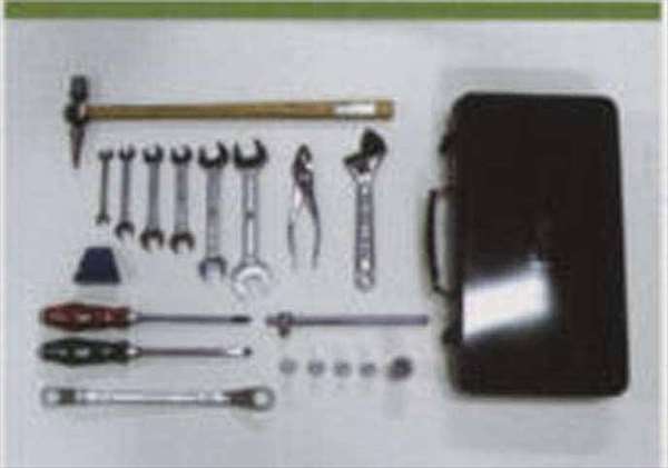 エルフ 工具セットA イスズ純正部品 エルフ パーツ nhr85 nhs85 njr85 nkr85 パーツ 純正 イスズ いすゞ イスズ純正 いすゞ 部品 オプション