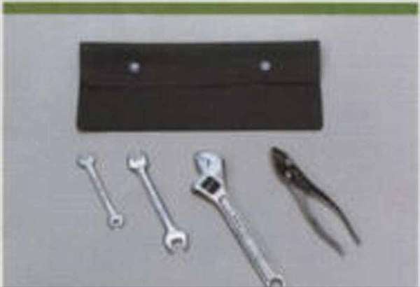 エルフ 工具セットC イスズ純正部品 エルフ パーツ nhr85 nhs85 njr85 nkr85 パーツ 純正 イスズ いすゞ イスズ純正 いすゞ 部品 オプション