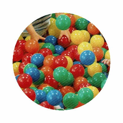 ●ボールプールやボールハウスに使えるボール750個のセットです。 ●大量のボールを一度に補充できるお得なセットです。 ●軽くて耐性にすぐれたPE(ポリエチレン)製のボールです。 ※写真はPEボールのイメージです。量を表しているものではありません。 ＜仕様＞ 商品コード：マスセット 68137 ボール色：赤　青　緑　黄　オレンジ　5色　各150個 ボールの直径：7.5cm ボールの重さ：12g（1個につき） 素材：PE（ポリエチレン） 入数：1セット
