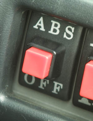 スズキジムニーJB23W/JB33用ABSキャンセルスイッチのサムネイル