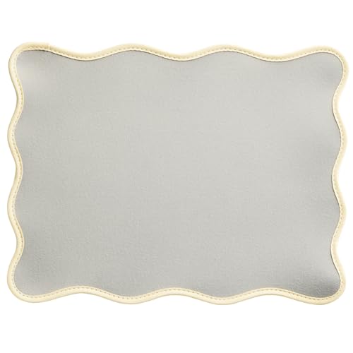 ウェーブグレー/長さ175 x 幅 230 mm/MP-UK01GY・Color:グレーStyle:ウェーブ・パッケージ個数:1・波のようなウェーブラインが個性的なマウスパッドです。・2色のコントラストが美しいバイカラーデザインで、デスクを華やかに彩ります。・デスクのレイアウトに合わせて縦横どちらでも自由に配置可能。作業スペースを効率的に活用できます。・マウス操作による傷を防ぎ、デスクをきれいに保てます。・マウスが滑りすぎず、快適でスムーズな操作が可能です。【 仕様 】 ■サイズ：幅約175mm×奥行約230mm×高さ約4mm ■材質：表面:ポリエステル、裏面:ラバー ■カラー：グレー ■重量：約71g 【 説明 】 ■波のようなウェーブラインが個性的なマウスパッドです。 ■2色のコントラストが美しいバイカラーデザインで、デスクを華やかに彩ります。 ■デスクのレイアウトに合わせて縦横どちらでも自由に配置可能。作業スペースを効率的に活用できます。 ■マウス操作による傷を防ぎ、デスクをきれいに保てます。 ■マウスが滑りすぎず、快適でスムーズな操作が可能です。 ■裏面はデスクの上でズレにくい素材を採用しています。 ■自社環境認定基準を1つ以上満たし、『THINK ECOLOGY』マークを表示した製品です。 ■環境保全に取り組み、製品の包装容器におけるプラスチック重量を、社内基準製品より20%以上削減した製品です。 【商品に関するお問い合わせ】 製品サポートからカテゴリーごとに「よくある質問」や「サポートコミュニティ」をご紹介。 連絡先はコチラから 8056.jp