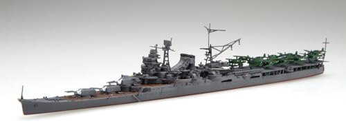 グレー/大型/特-73・プラモデル・【スケール】1/700艦後部に広大な航空作業スペースを持つこととなった航空巡洋艦「最上」に、新パーツを追加して登場！ 製品は接着組立と塗装を必要とする未塗装キットです。 スケールは1/700で、艦底部は含まない洋上模型です。 従来（特シリーズ）の金型と新規追加金型パーツで構成された製品です。 重巡洋艦「最上」は、ロンドン軍縮条約のもと建造された「軽巡洋艦」でした。 条約制約がなくなれば砲を交換し重巡洋艦となることを考慮しながら建造され、1番艦最上は昭和10年に呉海軍工廠で竣工しました。 搭載兵装に対し、排水量が過少で復元性能や強度面で問題が発生。 補強や改善工事がなされ、昭和15年には主砲の換装が行われました。 15.5センチ15門から20.3センチ10門の搭載、計画時の排水量8500トンから12400トンへと増大していました。 太平洋戦争序盤は南方方面で作戦に従事、昭和17年6月のミッドウェー作戦では僚艦三隈と衝突、艦首を失いつつ内地へ帰還しました。 復旧工事の際、艦後方を航空作業甲板とし水偵11機を搭載する計画のもと、改造が行われました。 その後も機銃増強や電探の追加装備が行われ、マリアナ沖海戦に続いて参加したレイテ沖海戦では、待ち受けた米艦隊の攻撃を受け損傷、最終的には駆逐艦曙により雷撃処分の上、戦没しました。 前型の妙高型を性能向上・改正した艦型であり、条約型巡洋艦として建造されました。 1番艦「高雄」は、横須賀海軍工廠で昭和7年に竣工、「愛宕」「鳥海」「摩耶」と4艦が建造されました。 搭載された20.3センチ連装砲塔は対空射撃が可能な仰角70度を取ることができ、5基を装備。 昭和14年には改装が施され、艦橋の縮小・バルジの装着・通信性向上のため後部マスト移設が行われました。 開戦時は南西方面攻略作戦に従事、昭和19年10月のレイテ沖海戦では、米潜水艦の雷撃により戦闘能力を喪失し後退。 終戦をシンガポールで迎え、英軍に接収ののち海没処分されました。 製品は最上型1番艦「最上」が航空巡洋艦へ改装された昭和18年時の姿をモチーフにしています。 4.5番主砲を撤去し航空作業甲板が新設され、21号電探の搭載、防空指揮所や艦橋前方機銃座の拡大などが特徴です。 製品発売時期による装備品等の再現度差異を統一化できるよう新規金型起用、一部は塗装作業を考慮した分割も ・21号電探は前面側の素子固定用碍子基部など従来の付属パーツより繊細な彫刻で表現しています。 ・12.7センチ連装高角砲A1改1は全6パーツと細分化、既存品2パーツから造形解像度をアップ。 ・9メートルカッターは塗装を考慮し2パーツ化、架台は別パーツ部品を用意、甲板一体モールドとの選択が可能。 ・11メートル内火艇は塗装を考慮し、キャンバス、操舵室/機械室天蓋を別パーツに。各塗装を行い組立接着を後から行う仕様。 ・12メートル内火ランチはキャンバス無し状態の形状も表現可能に。 ・艦載艇架台は凹凸形状や軽め穴をモールドで表現、精密感が増す造形に。 ・艦首の菊花紋章、艦橋側面の舷灯を新たなパーツで用意。 ・防空指揮所および羅針艦橋には双眼望遠鏡パーツを追加。 ・艦尾艦名表記（軍艦色塗潰し色調）とマスト白線のデカールを追加。 ・九六式25ミリ機銃は塗装/塗分け作業が軽減された2パーツ構成のパーツが標準仕様に。 艦体 ・艦体は左右舷を一体で成型した1ピース構造で左右貼り合わせ式に比べ、安定した形状で組立てができます。 ・舷側バルジは、別部品化での表現です。 ・開戦時より不沈対策で減少した舷窓を再現するため航空巡洋艦専用の部品としています。 上甲板 ・上甲板は一体パーツで、リノリウム甲板の押さえや鉄甲板の滑り止めなど細密感増す彫刻を施しています。 ・通風筒やリールは甲板と一体とした表現で、航空作業甲板下は滑り止めのスプリット模様を繊細な彫刻で表現しています。 各甲板 ・機銃弾薬箱や単装機銃の据付部分、ホースリールなど様々な造形を再現しています。 ・シェルター甲板は別パーツ化、下層の魚雷装備区画も的確に再現しています。 ・航空作業甲板は一体部品で、裏面のトラス桁組み形状も表現しています。 艦橋 ・艦橋構造物基部は、スライド金型の起用により4面に彫刻を施した1ピースパーツです。 ・艦橋前方の機銃座は大型化された形状を専用パーツで表現しています。 主砲塔 ・砲塔側面および上面には防熱板の継ぎ目を細密な彫刻で表現。 煙突 ・前後の煙突は、いずれも左右分割式で手摺り、二重足場を繊細な彫刻で表現しています。 ・煙突の雨除け格子は抜けている状態で内筒側が見通せる構造です。 ・蒸気捨管は煙突とは別部品化しており精密度が高まります。 マスト・航空艤装 ・後部マストは下方のトラス構造を一体成型で表現、手軽に細密な形状を再現できるようにしています。 ・水偵揚収用クレーンはスライド金型により一体部品としており、繊細な造形でフックも表現しています。 ・カタパルト（呉式二号五型）はスライド金型により側面/上面の造形をリアルに再現。 艦載機 ・作業性向上（ゲートカット時の破損防止）のため成型色はグレーとしています。 ・零式（三座）水上偵察機8機、零式水上観測機が4機が付属します。 付属デカール ・軍艦旗・国旗および艦載機の日の丸などマーキング類が収録されています。 ・軍艦旗等はサイズ3種を用意。実物の10巾、6巾、3巾の寸法を1/700スケールとした内容。 ・艦載機の日の丸、味方識別帯（黄帯）など収録し、日の丸は大戦後期の白縁がないものも含みます。 ・マスト白線や艦尾の艦名表記（金色および軍艦色塗りつぶしの2種）を収録したデカール。 【付属内容】 ・ランナーx40 ・組立説明書x1 ・デカールx5 ※この商品は日本製です。 ※この商品は、組み立てが必要なプラスチックモデルキットです。