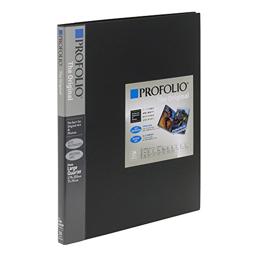 ポケットブラック/大四ツ切判/59048・Size:大四ツ切判・パッケージ個数:1・本体寸法:大四ツ切・S型/タテ382×ヨコ294.5×背巾16mm・本体重量:680g・表紙:厚み1.0mm・表紙:ポリプロピレン・ポケット:ポリプロピレン・24ポケット・中紙あり(黒色中性紙)●アートや写真の印刷物の保管に最適です ●写真などの印刷物を劣化させる「酸」を含まず良い状態で作品を長期保存できるファイルです ●クールな黒表紙でしっかり中の作品を守ります