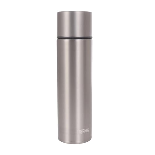 コップチタングレー(TGY)/500ml/-・パッケージ個数:1・カラー：チタングレー(TGY)・容量：500ml・本体寸法/幅×奥行×高さ：約 6.5cm×約 6.5cm×約 23.5cm　口径：約 4.0cm・重量：約 210g・保温効力(6時間)：69℃以上　保冷効力(6時間)：10℃以下サーモス社0.5Lボトルの中で最軽量210gのチタン製ボトルです。真空断熱構造で高い保温力・保冷力。シンプルなシングル中栓で、注ぎ口は細口、広口の2つ。コーヒーのドリップなどに最適な少しずつ注げる細口と、たくさん注げる広口と用途に応じて使い分けができます。THERMOSロゴはレーザーで刻印されています。 容量：0.5L 重量：210g