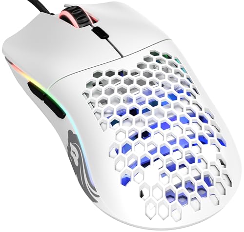 Oホワイト/Model O/GO-WHITE・Color:ホワイトSize:Model OStyle:O・パッケージ個数:1・サイズとスタイル： ゲーミング用両手対応軽量マウス。スピード、コントロール、快適性を追求し、最適な重量と高い耐久性を実現。中〜大きな手に最適。・超柔軟なケーブル： 「Ascended」パラコードはとても軽く、引っ張られることなく使用できます。ワイヤレスゲーミングマウスのフィーリングを備えた究極の有線マウスです。・マウス・フィート：Glorious Skates は、100% 純粋なバージングレード PTFE で、氷上のブレードのように滑り、最高速度でも完璧なコントロールが可能。・対戦型ゲーム用に最適化： ピクセルパーフェクトなトラッキング、加速なし、スピンアウトなし、1 000 Hz のポーリングレート、0.7mm 以下のリフトオフディスタンス。クリック/スクロール速度、マクロサポート付き 6 ボタンなど。・長持ちするように作られています： Model O のハニカムデザインは、耐久性を犠牲にすることなく、究極の軽量マウスを作り上げるハニカムデザイン 軽量ゲーミングマウス