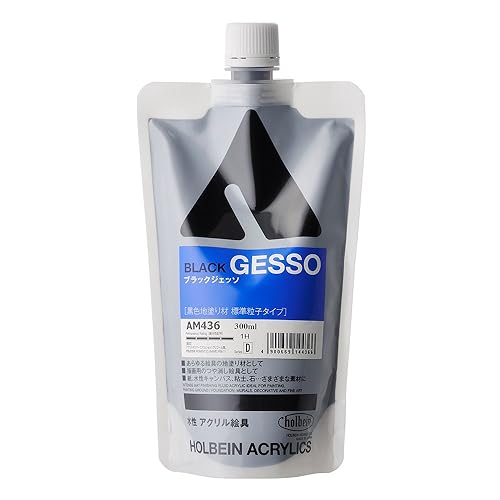 ブラックジェッソ詰替用ブラック/300ml/AM436・Size:300mlStyle:ブラックジェッソ詰替用・パッケージ個数:1・サイズ:300ml・スタイル:ブラックジェッソ詰替用・手軽に有色下地が作れます。・耐久性に優れています。・壁画などでも一気に広い画面が塗れます。絵具と一緒に使ってのさまざまな表現をサポートするメディウム（媒体）です。ブラックジェッソは黒色地塗り材です。ブラックジェッソは標準粒子タイプで、ジェッソMのブラック(黒色)タイプです。白色ジェッソにアクリリック カラーを混ぜて有色下地をつくるより、美しい質感の黒色下地を簡単につくることができます。 (.co.jpより)