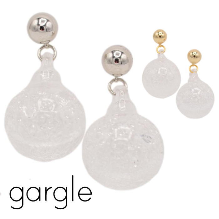 ★商品情報★ ・ブランド ：gargle（ガーグル） ・商品名　 ：crush water ball ピアス ・サイズ ：全長4.7cm　 ・素材　　 ：ガラス 真鍮 メッキ ・ポスト　 ：チタン ★ご注意★ ・他店舗でも販売しているためタ...