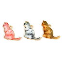 お座りしているまだら模様のネコ★かわいいアンティークチャーム ねこ 猫 エナメル