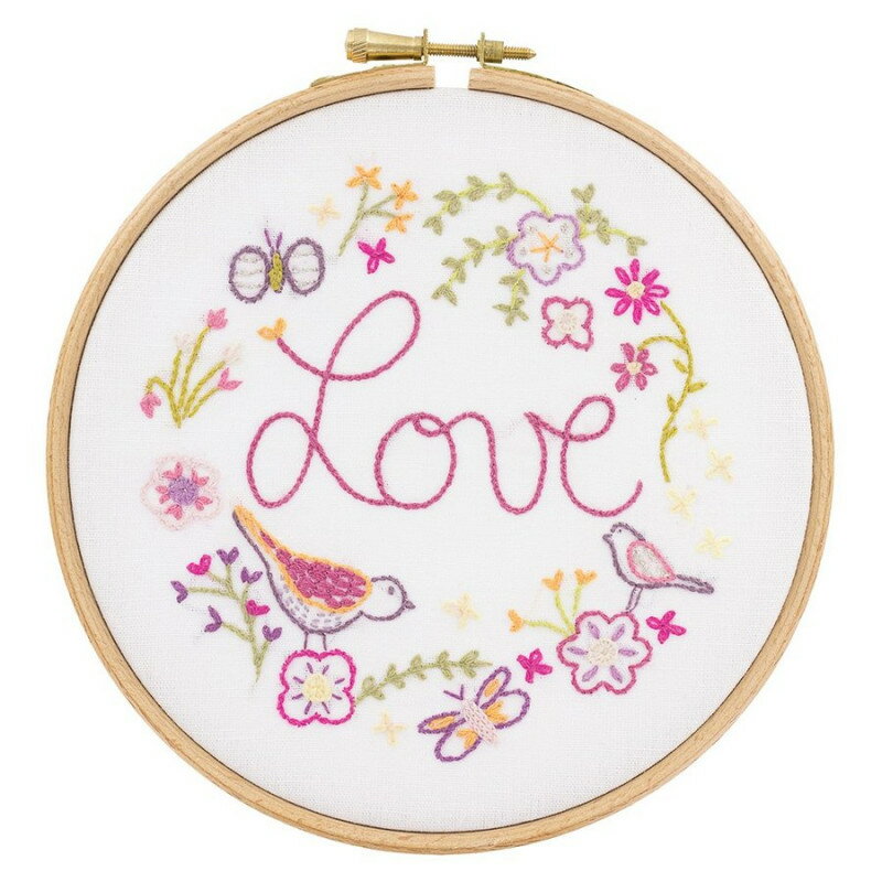 (by70406) 【予約販売】LOVE フランス製 Lovelovelove 初心者向け 刺繍キット セット 手芸 初心者 簡単 練習 基本ステッチ エンブロイダリー クロスステッチ 図案印刷 壁アート 壁飾り パターン 可愛い