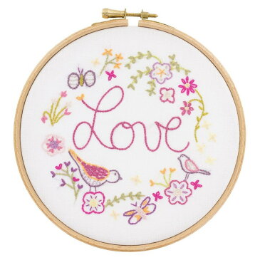 (by70406) 【予約販売】LOVE フランス製 Lovelovelove 初心者向け 刺繍キット セット 手芸 初心者 簡単 練習 基本ステッチ エンブロイダリー クロスステッチ 図案印刷 壁アート 壁飾り パターン 可愛い