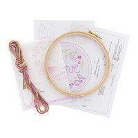 (by70406) 【予約販売】LOVE フランス製 Lovelovelove 初心者向け 刺繍キット セット 手芸 初心者 簡単 練習 基本ステッチ エンブロイダリー クロスステッチ 図案印刷 壁アート 壁飾り パターン 可愛い