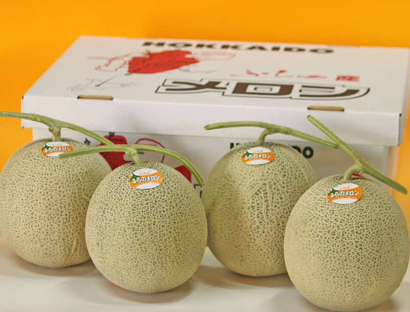 【お中元対応】北海道富良野産メロン 赤肉メロン 秀品 1.4kg前後 4玉入り 送料無料