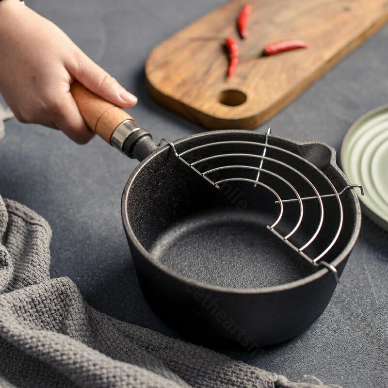 油鍋 片手鍋 ミルクパン 鍋 一人鍋 なべ小鍋 揚げ物 鍋 手作り鉄鍋 ミルクパン ソースパン IH対応 湯沸かし 鋳鉄製 非シリコン塗装 シリコーン塗装無し お手入れ簡単 長持ち 健康と美味しさにこだわる人が選ぶ鉄フライパン 熱伝導が早く