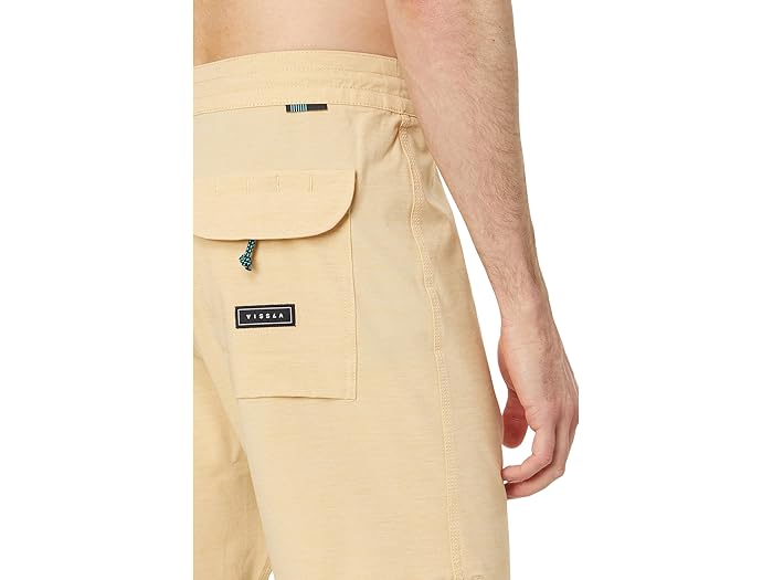 (取寄) ヴィスラ ソリッド セッツ 18.5 ボードショーツ VISSLA Solid Sets 18.5" Boardshorts Golden Hour