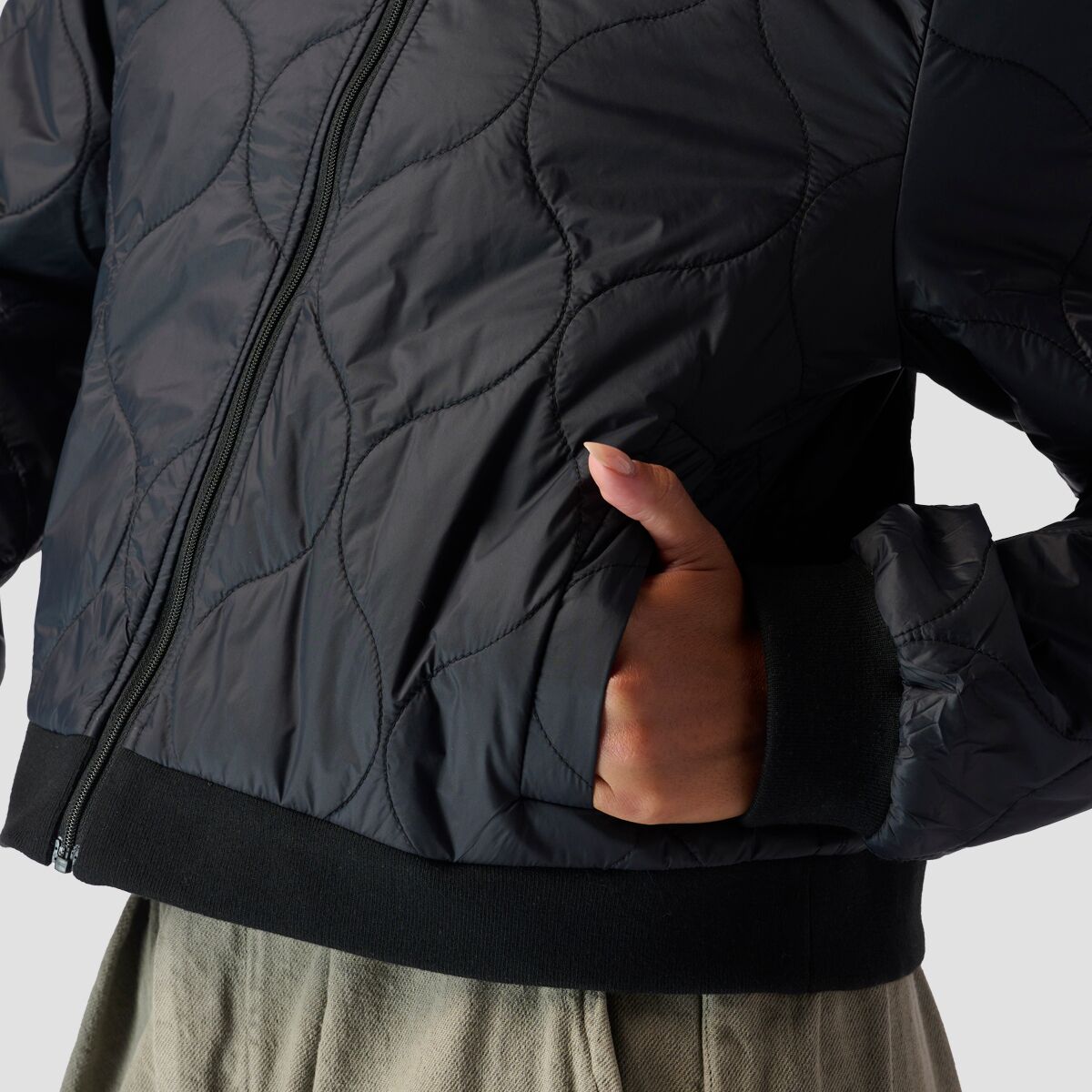 (取寄) バックカントリー レディース インサレーテッド キルテッド ボンバー - ウィメンズ Backcountry women Insulated Quilted Bomber - Women's Black 3