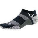 (取寄) スウィフトウィック フライト Xt ノー ショー ソック Swiftwick Flite XT No Show Sock Black
