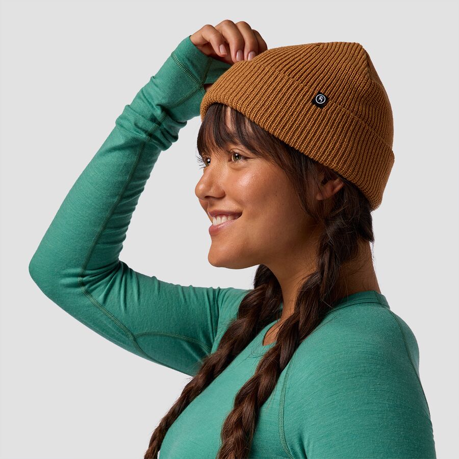 (���) �Хå�����ȥ꡼ ������� �ӡ��ˡ� Backcountry Capra Rolled Beanie Bistre