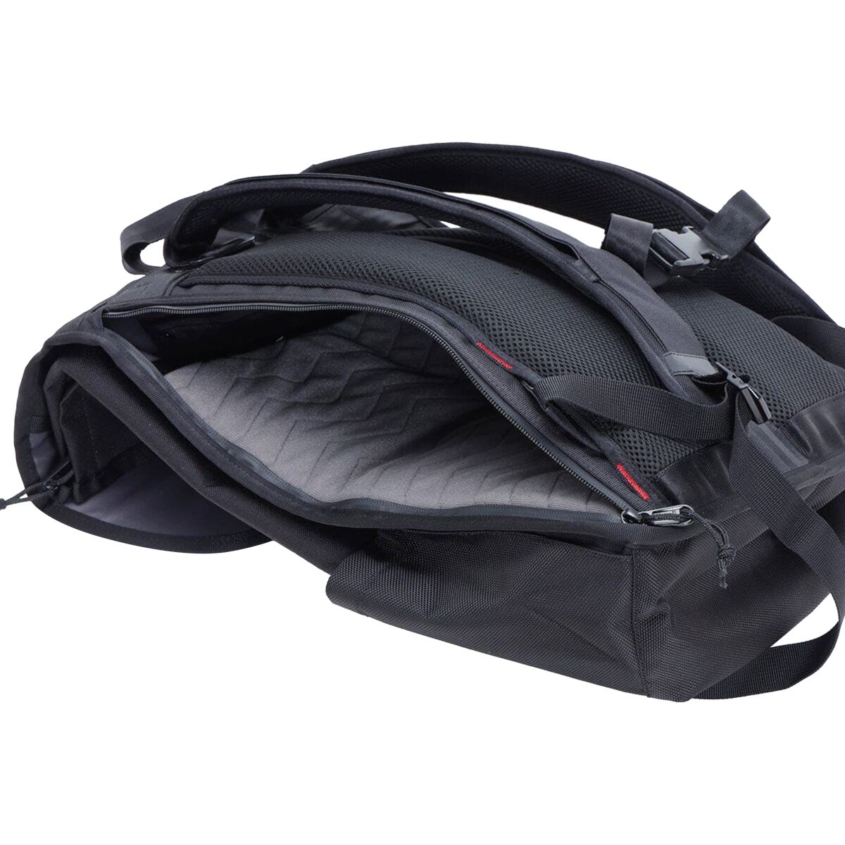 (���) �������� ����٥å� 24L �Хå��ѥå� Chrome Corbet 24L Backpack Black