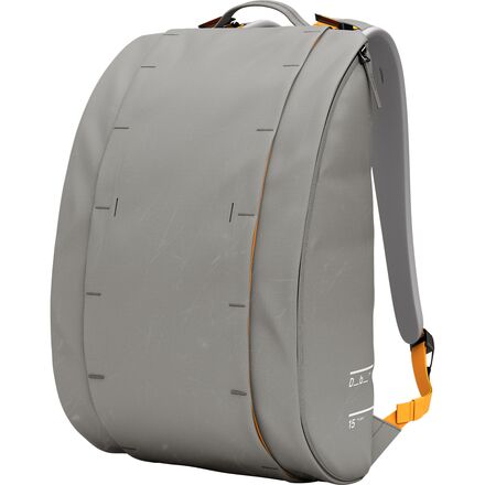(取寄) Db ハガー ベース 15L バックパック Db Hugger Base 15L Backpack Sand Grey