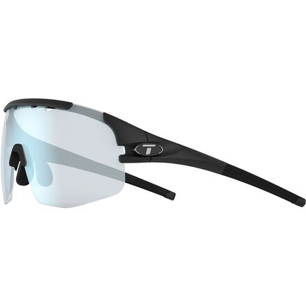 Rakuten - (取寄) ティフォージ オプティクス スレッジ ライト フォトクロミック サングラス Tifosi Optics Sledge Lite Photochromic Sunglasses Matte Black/Clarion Blue Fototec