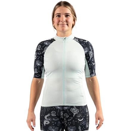 ■商品詳細■ブランドWild Ryeワイルドライ■商品名Gem Jersey - Women'sジェム ジャージ - ウィメンズ■商品状態新品・並行輸入品■色Witchy Woman■備考(取寄) ワイルドライ レディース ジェム ジャージ - ウィメンズ Wild Rye women Gem Jersey - Women's Witchy WomanWild Rye スポーツ・アウトドア >> 自転車・サイクリング >> ウェア >> レディースウェア >> サイクリングジャージbc-WRY0021