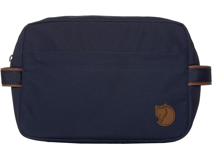 ■商品詳細■ブランドFjllrven フェールラーベン■商品名Fjallraven Travel Toiletry Bagトラベル トイレタリー バッグ■商品状態新品未使用・並行輸入品■色Navy■詳細G-1000HeavyDutyEco素材で作られた頑丈なトラベルバッグ。-裏地付きの内部にジッパー式メインコンパートメント。-小物用の外側のスリップポケット。-ウェビングトリム付きレザーストラップ。-ベース近くのレザーロゴパッチ。-ポリエステル65％,綿35％; ポリアミド100％の裏地.-寸法：底の幅：13インチの深さ：1 14インチの高さ：7インチの重量：7.5オンス■備考(取寄) フェールラーベン トラベル トイレタリー バッグ Fjllrven Fjallraven Travel Toiletry Bag NavyFjllrven フェールラーベン バッグ 鞄 トラベルポーチ トラベルバッグ 旅行かばん zp-8837958