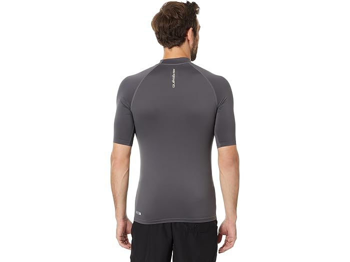 (取寄) クイックシルバー メンズ エブリデイ UPF50 ショート スリーブ ラッシュガード Quiksilver men Everyday UPF50 Short Sleeve Rashguard Iron Gate