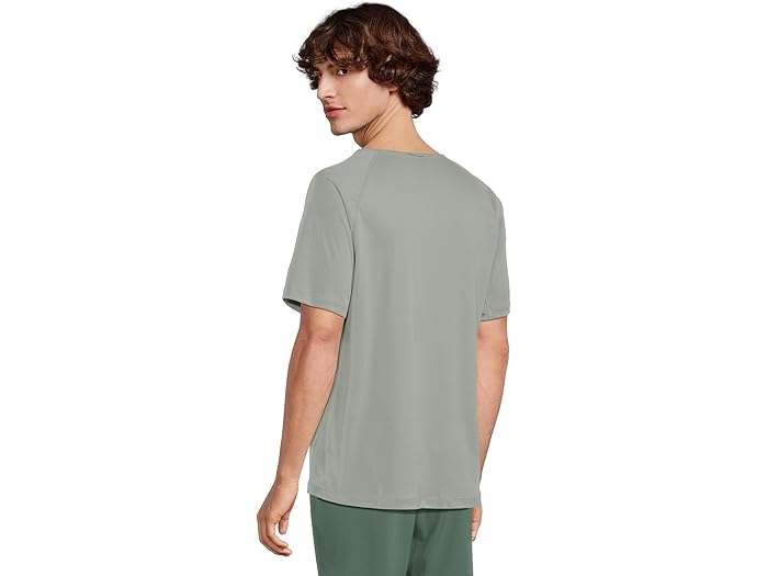 (取寄) ヘリーハンセン メンズ トレイル ショート スリーブ Tシャツ Helly Hansen men Trail Short Sleeve T-Shirt Grey Cactus